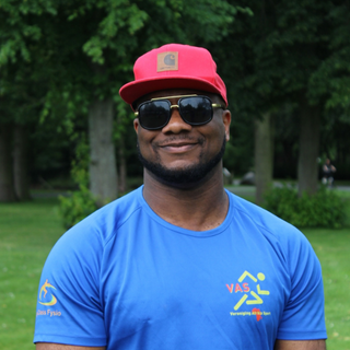 Blauw en Geel Eenvoudig Professionele Instagram Profielfoto (3)